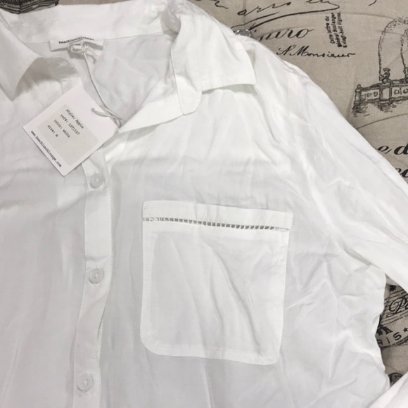 BeachLunchLounge Apple Back Pleat Button Front Shirt - Picture 3 of 7